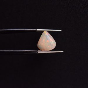 Opale blanche triangle