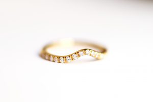 bague courbée alliance incurvée mariage fiançailles diamants or lyon