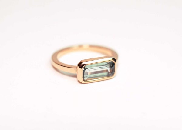 Bague or jaune recyclé tourmaline verte pastel RPC sur mesure artisan lyon joaillier