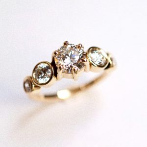 bague de fiançailles diamant or jaune 18 carats recyclé