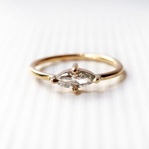 Bague or jaune 18 carats diamant recyclé marquise navette fiançailles joaillier artisan lyon